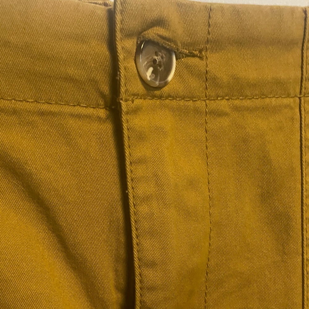 Old Navy Women's Mustard Cargo Pants - Picture 4 of 10